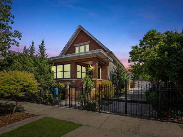 1529 N Harding Avenue, Chicago, IL 60651