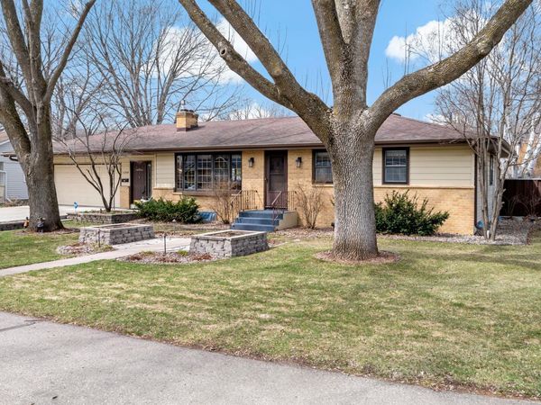 1254 Prairie Street, Chaska, MN 55318