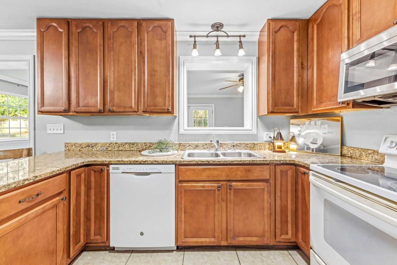 1900 Honeysuckle Drive, Tallahassee, FL 32304 Photo