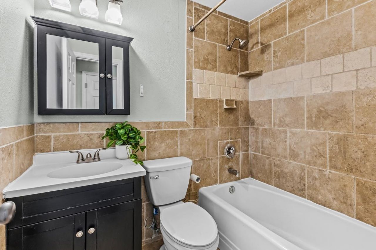 1900 Honeysuckle Drive, Tallahassee, FL 32304 Photo