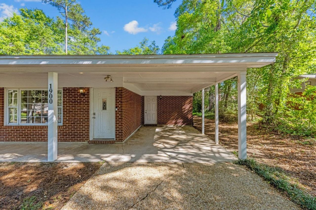 1900 Honeysuckle Drive, Tallahassee, FL 32304 Photo