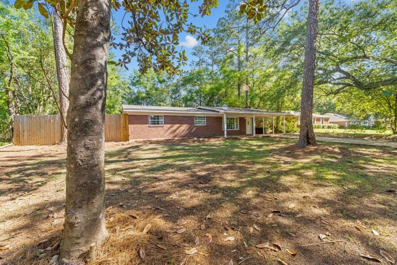 1900 Honeysuckle Drive, Tallahassee, FL 32304 Photo