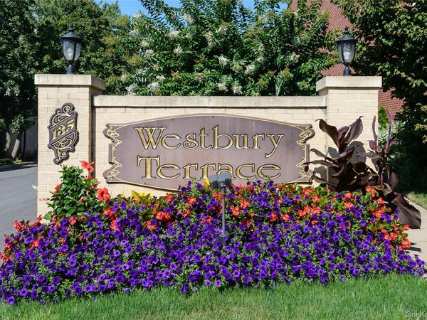 135 Post Avenue , Unit 5T, Westbury, NY 11590