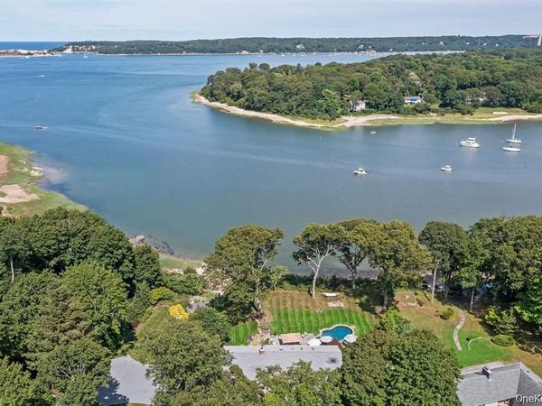 88 Dyke Road, Setauket, NY 11733