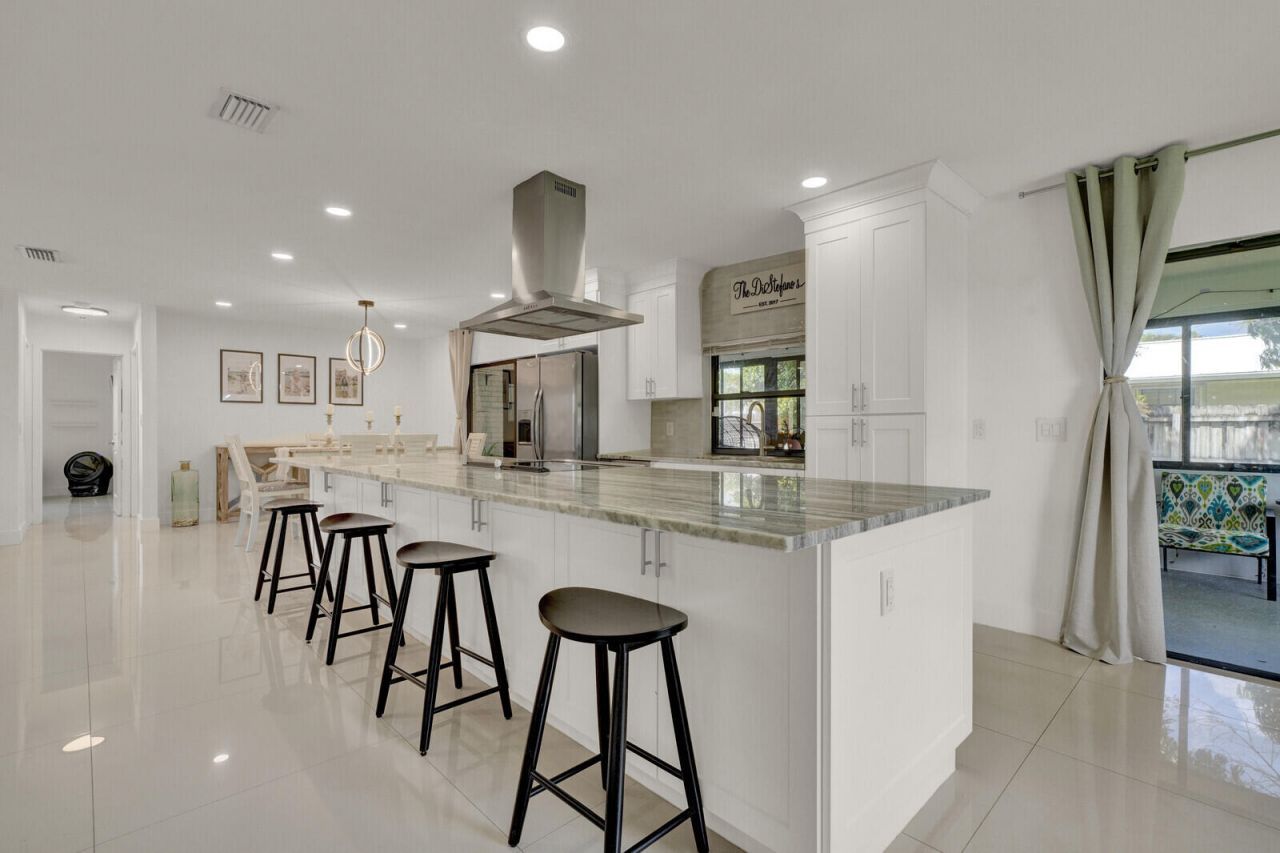 107 Segovia Avenue, Royal Palm Beach, FL 33411 Photo