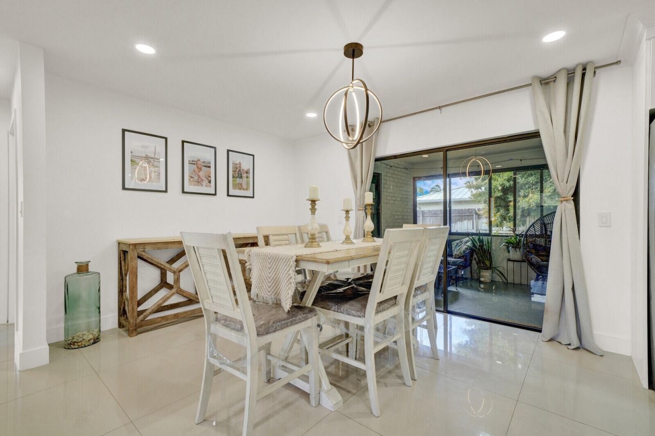 107 Segovia Avenue, Royal Palm Beach, FL 33411 Photo