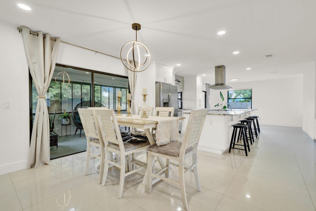 107 Segovia Avenue, Royal Palm Beach, FL 33411 Photo