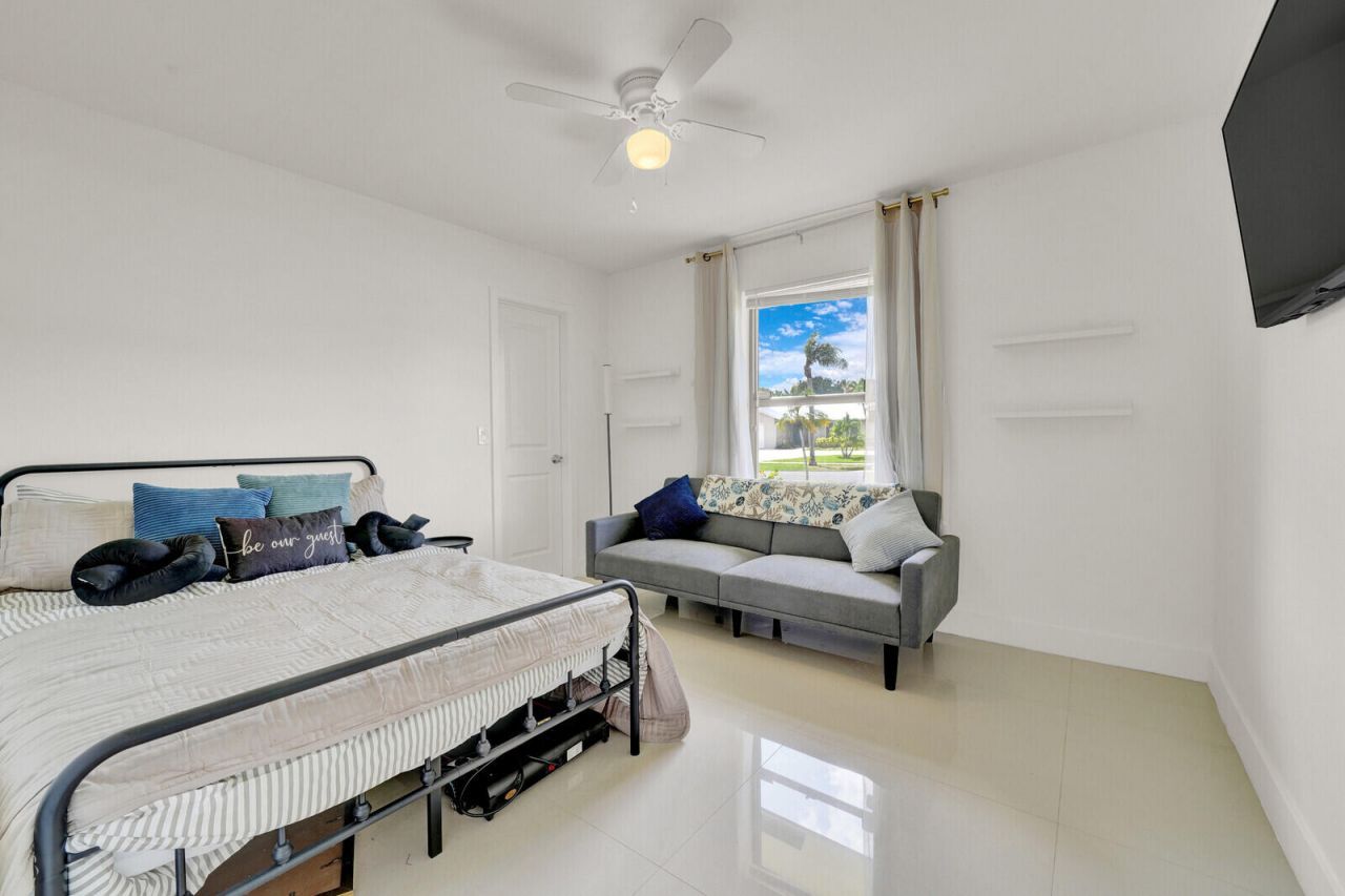 107 Segovia Avenue, Royal Palm Beach, FL 33411 Photo