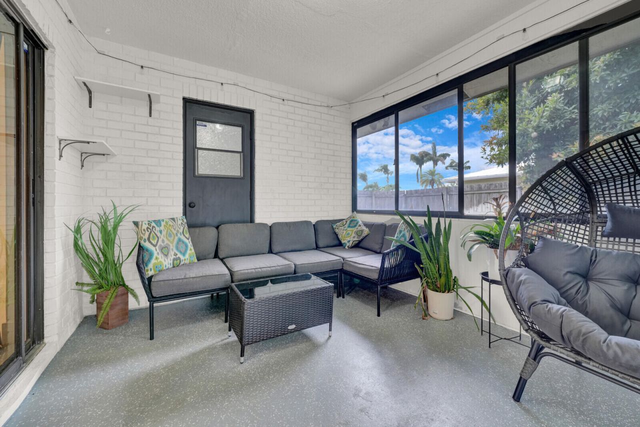 107 Segovia Avenue, Royal Palm Beach, FL 33411 Photo