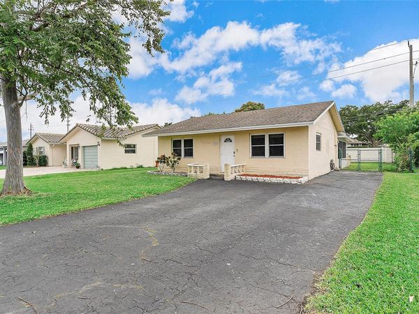 9804 NW 70th Street, Tamarac, FL 33321