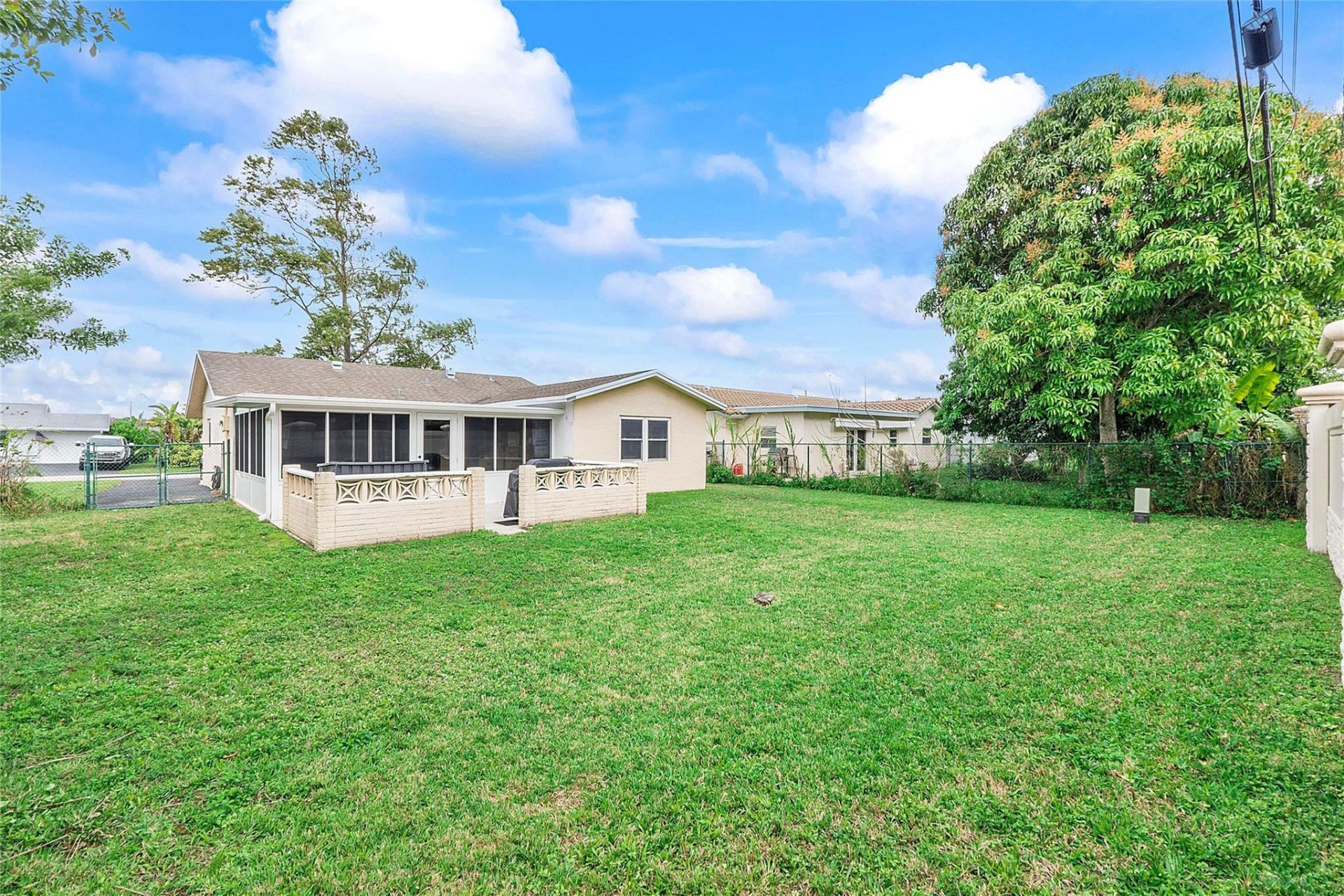 9804 NW 70th Street, Tamarac, FL 33321 Photo