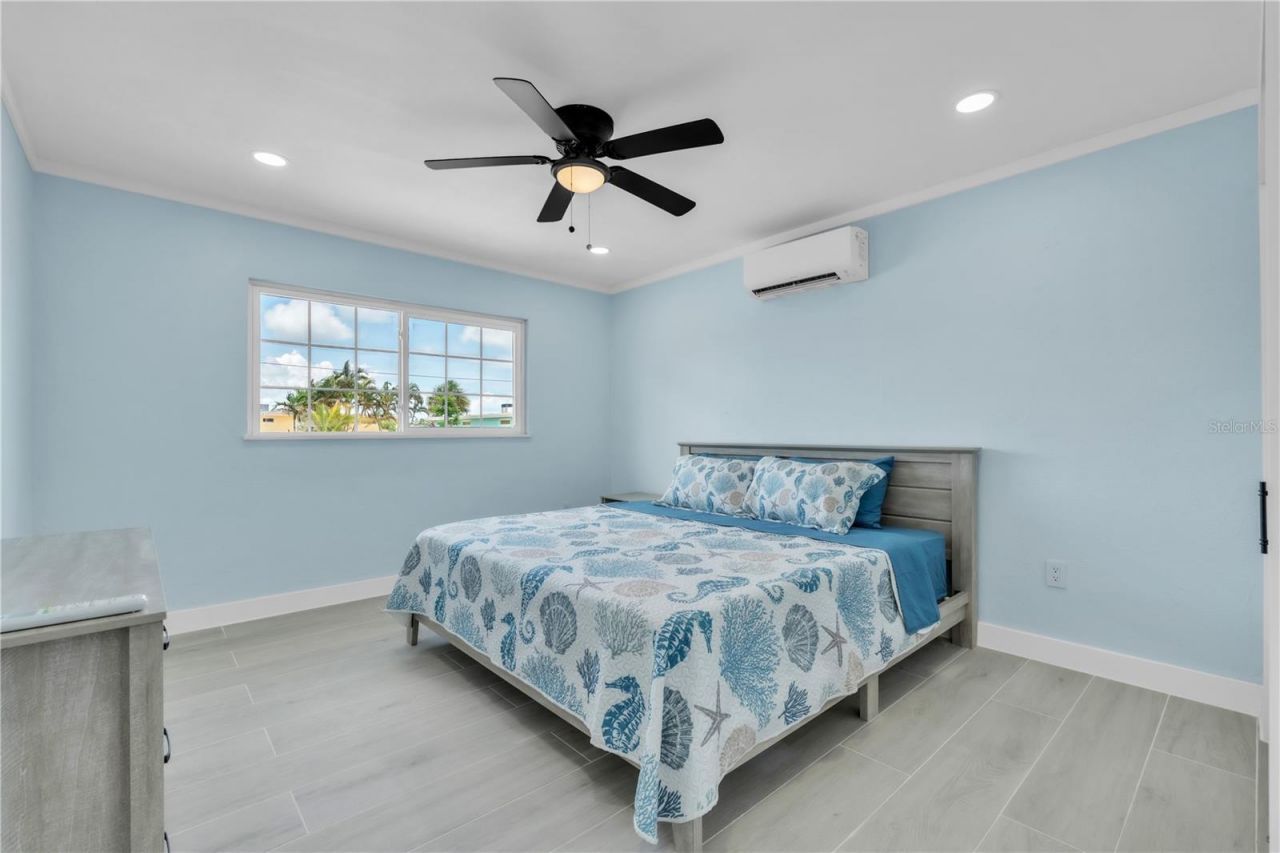 445 63rd Street, Holmes Beach, FL 34217 Photo