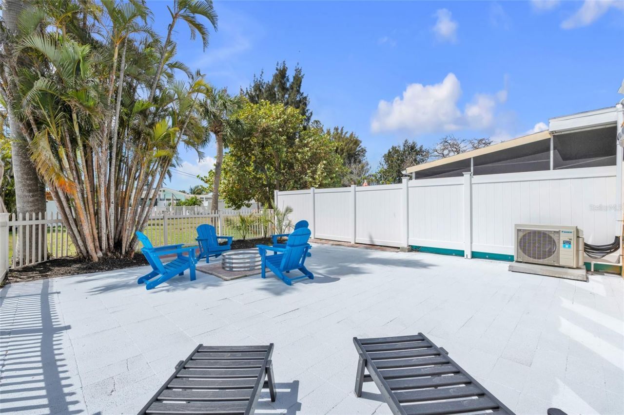 445 63rd Street, Holmes Beach, FL 34217 Photo