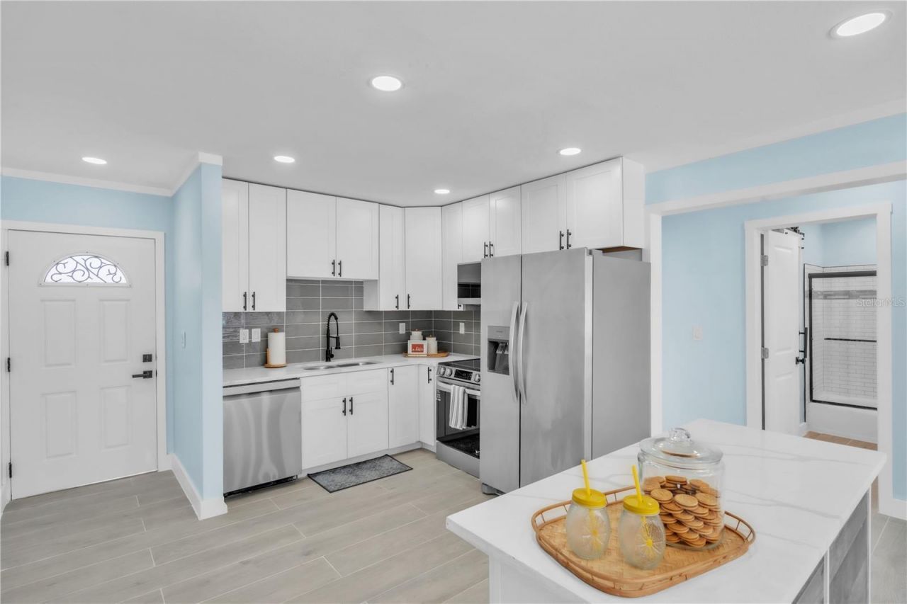 445 63rd Street, Holmes Beach, FL 34217 Photo