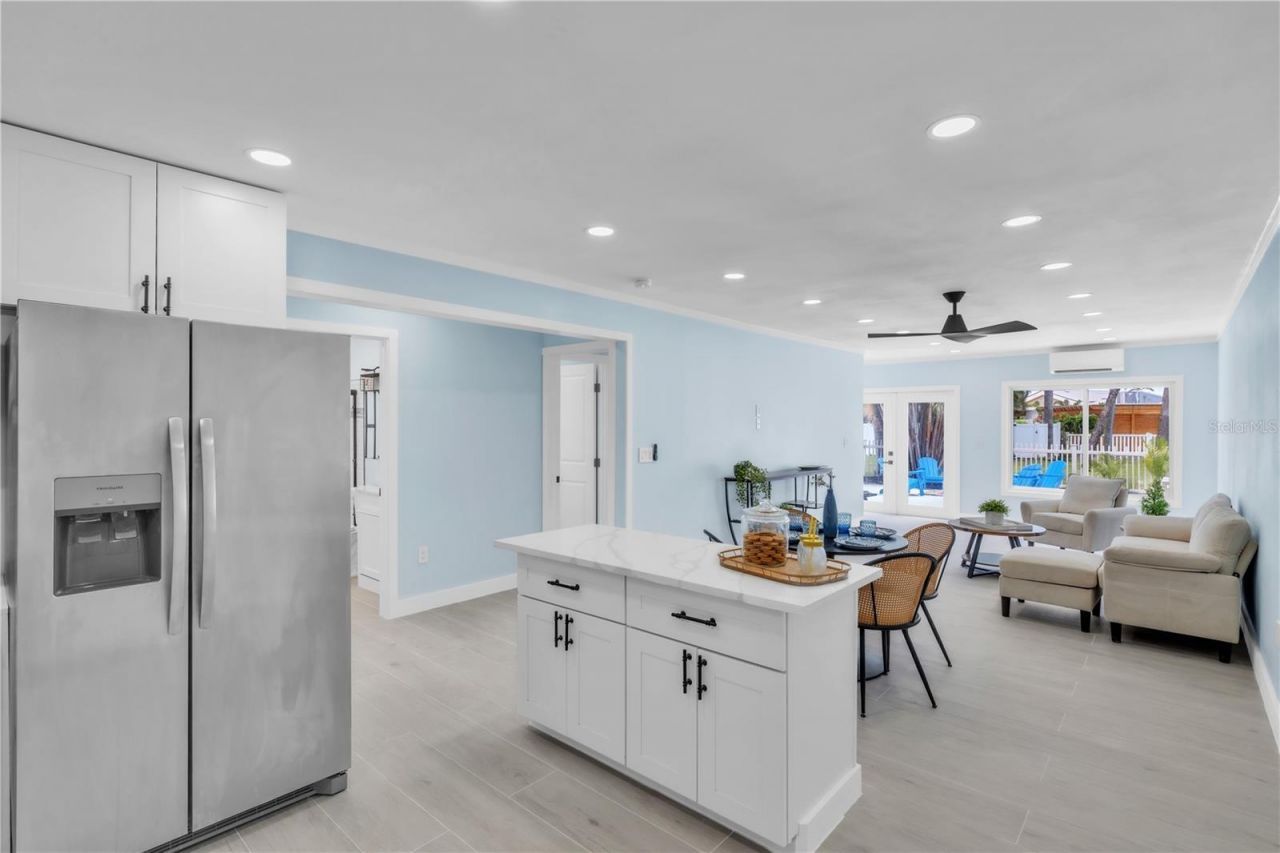 445 63rd Street, Holmes Beach, FL 34217 Photo