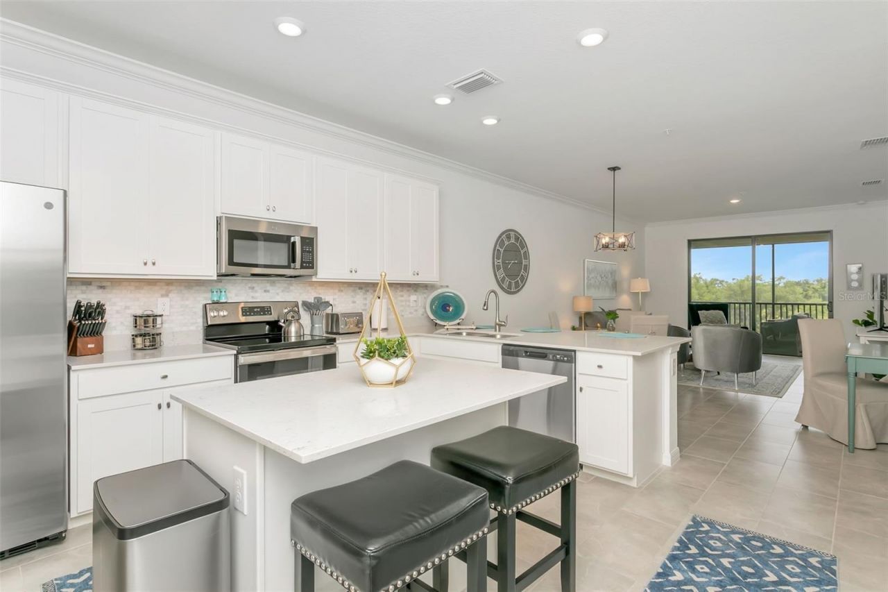 18028 Gawthrop Drive, Unit 403, Bradenton, FL 34211 Photo