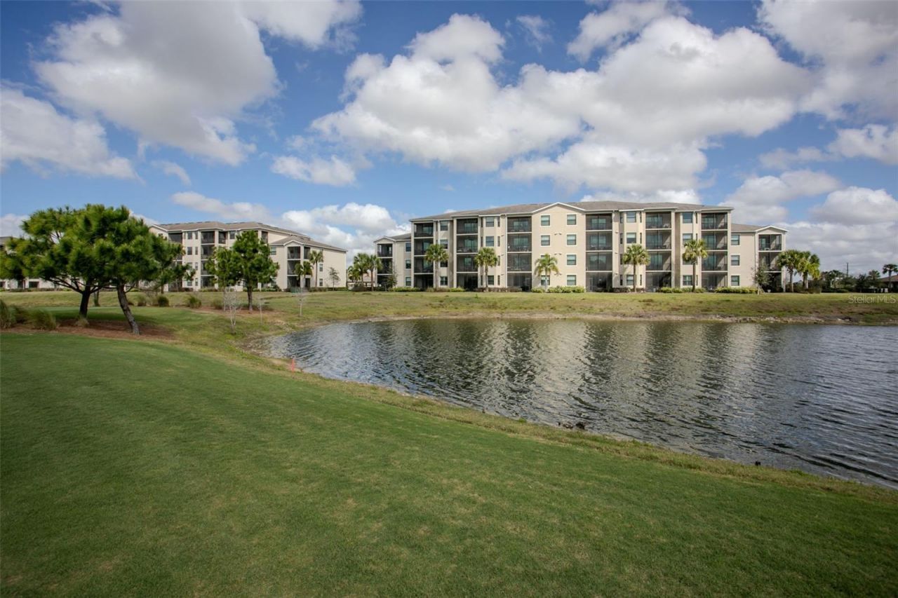 18028 Gawthrop Drive, Unit 403, Bradenton, FL 34211 Photo