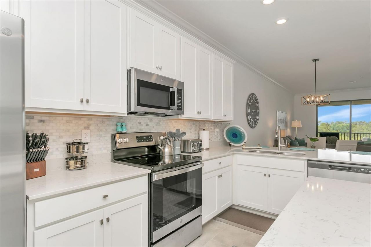 18028 Gawthrop Drive, Unit 403, Bradenton, FL 34211 Photo