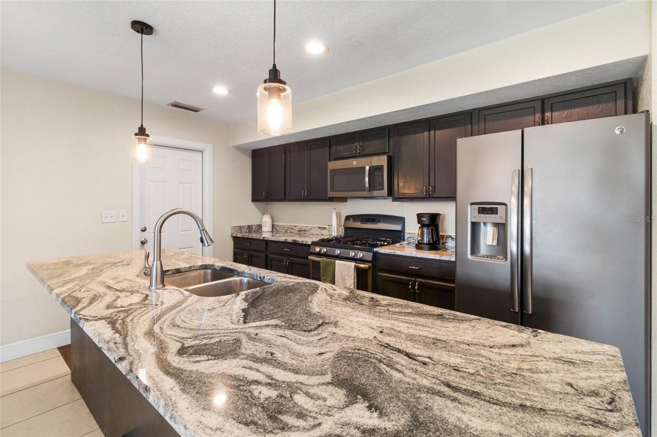 7001 18th Street N, Saint Petersburg, FL 33702 Photo