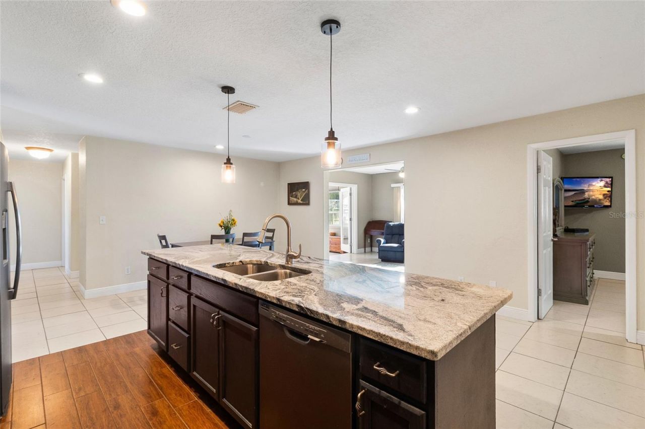 7001 18th Street N, Saint Petersburg, FL 33702 Photo