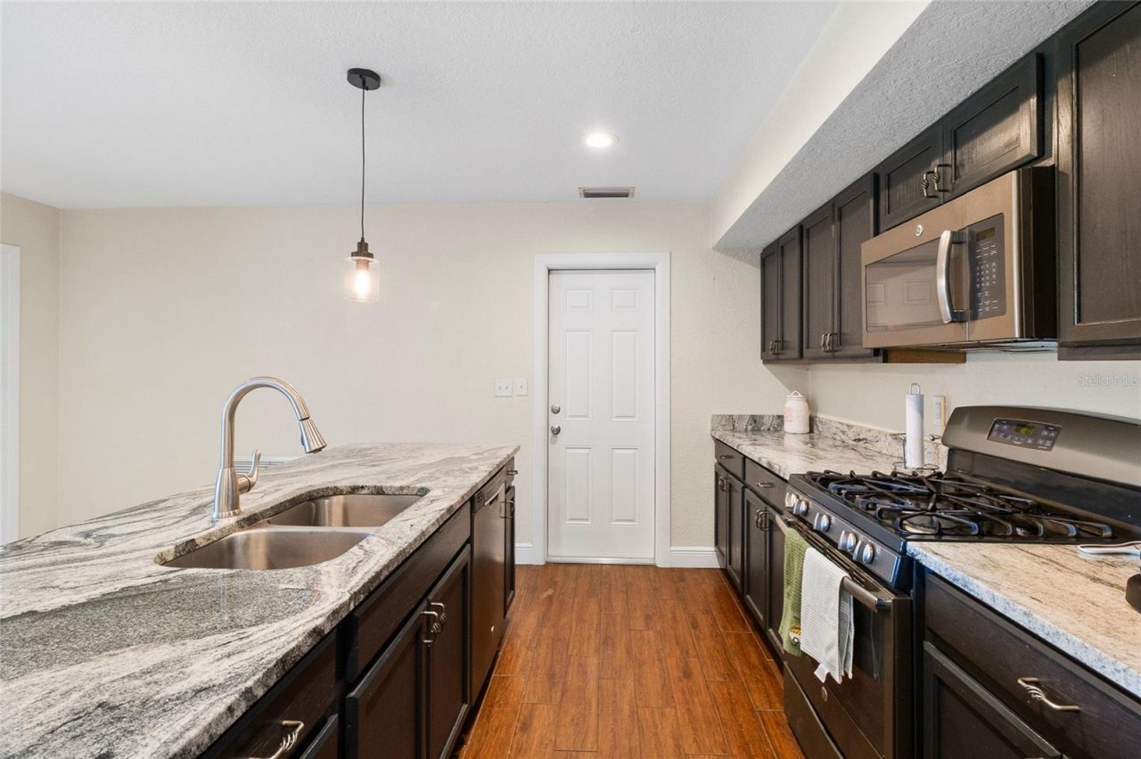 7001 18th Street N, Saint Petersburg, FL 33702 Photo