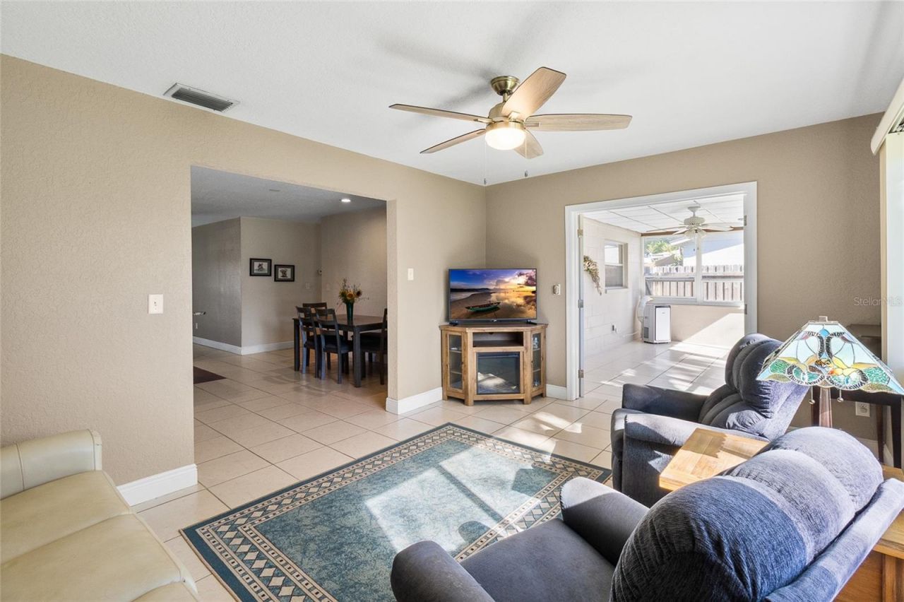 7001 18th Street N, Saint Petersburg, FL 33702 Photo