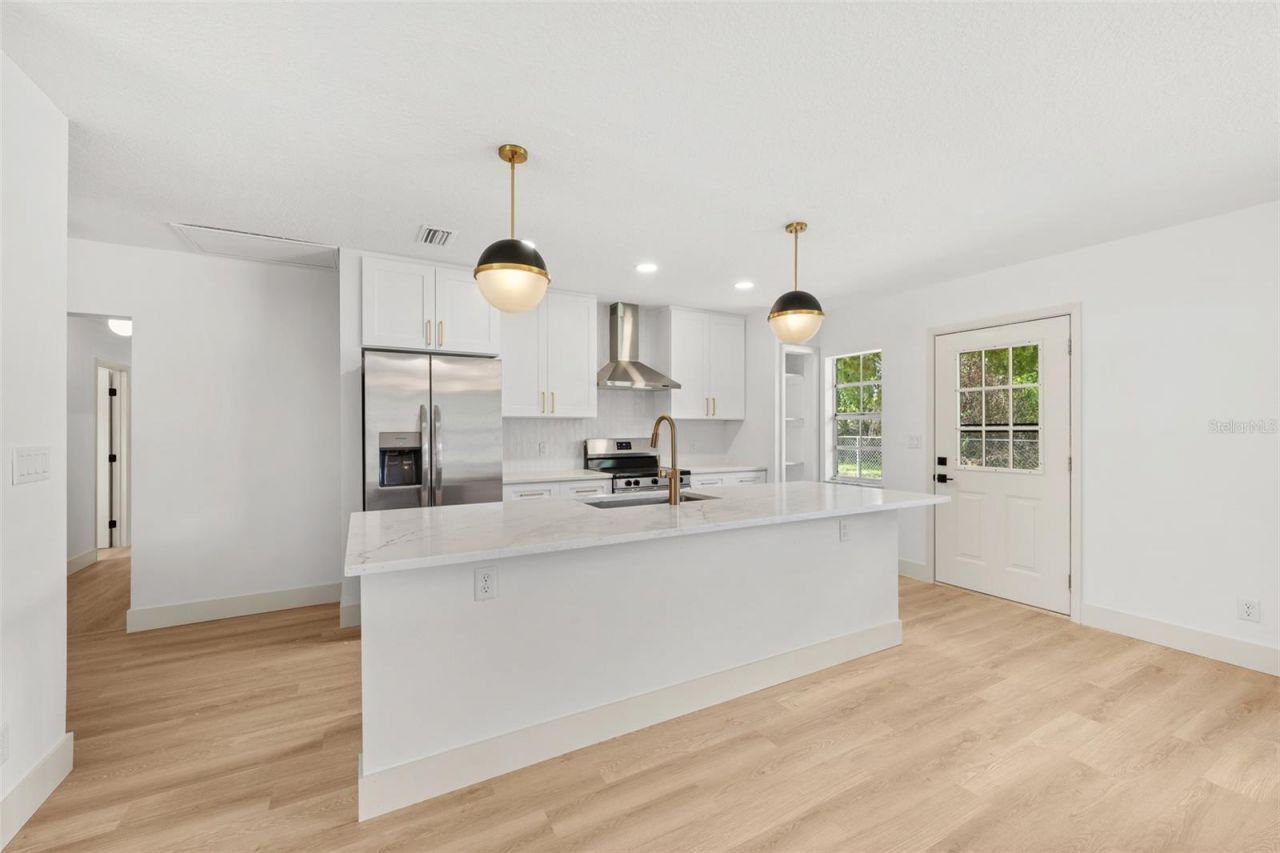 903 Lanewood Drive, Seffner, FL 33584 Photo