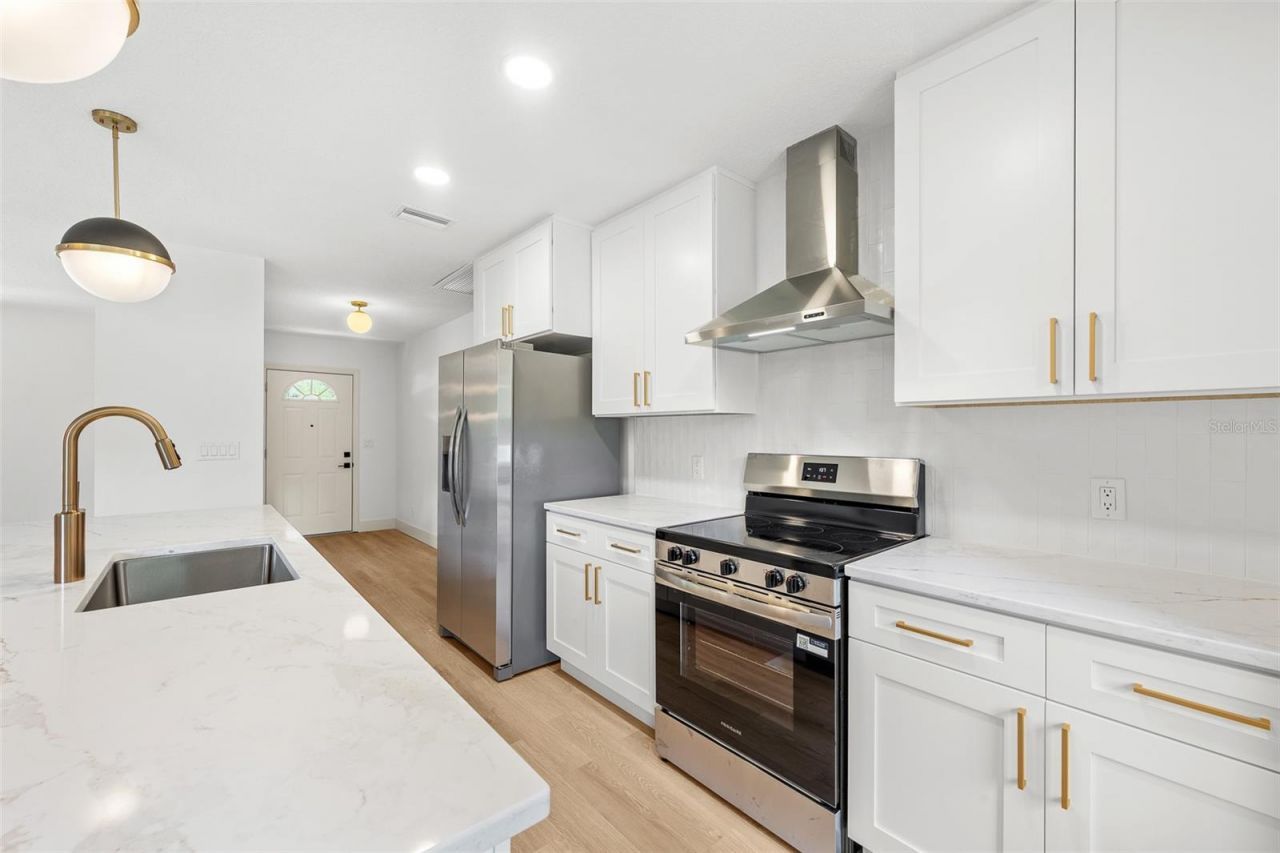 903 Lanewood Drive, Seffner, FL 33584 Photo