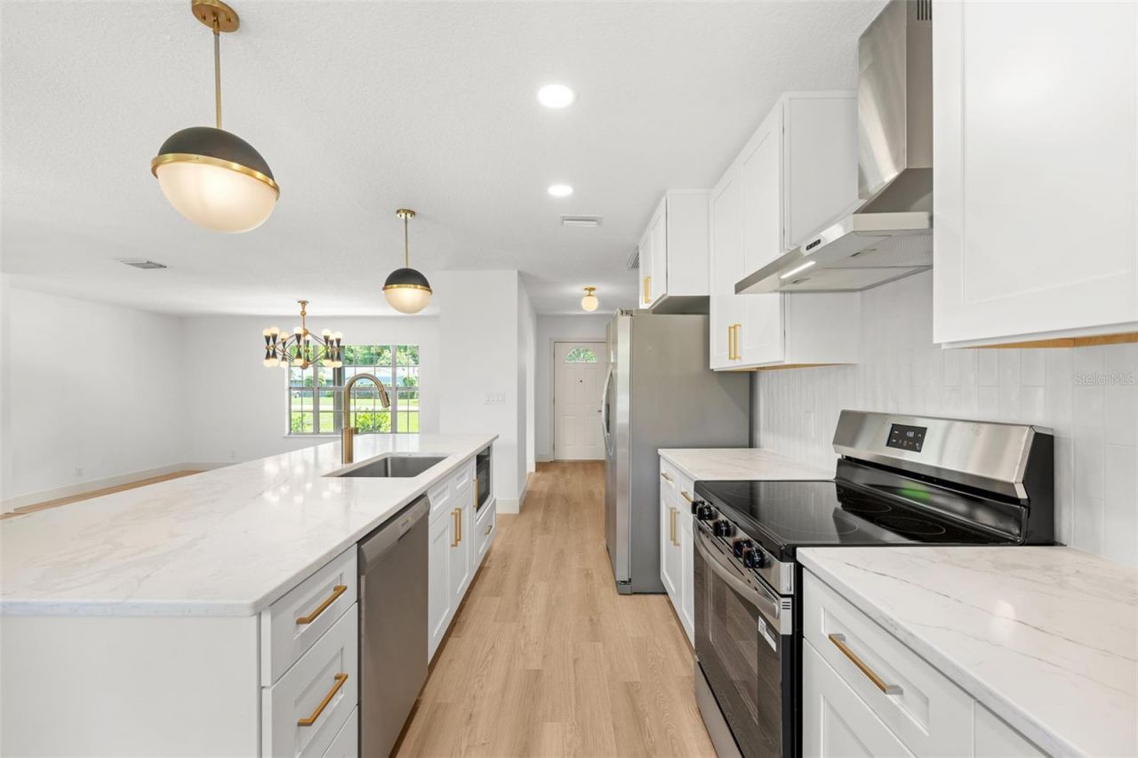 903 Lanewood Drive, Seffner, FL 33584 Photo