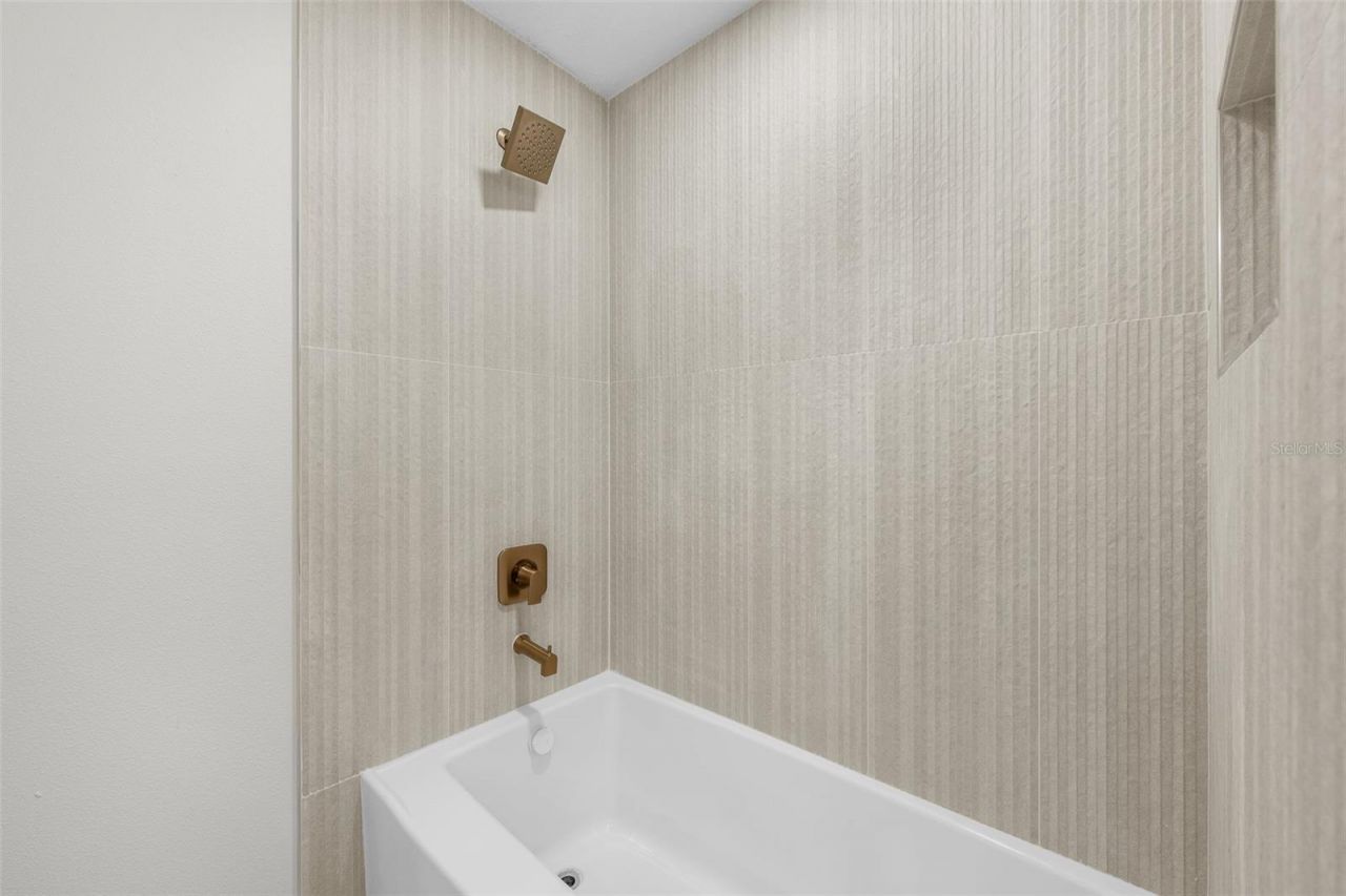 903 Lanewood Drive, Seffner, FL 33584 Photo