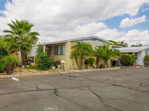 881 N Lake, Unit 219, Hemet, CA 92544