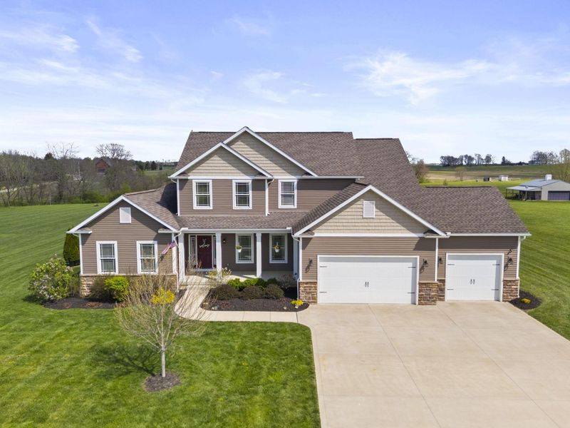 15070 Home Court, Ashville, OH 43103 Photo 2