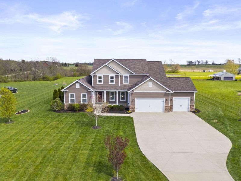 15070 Home Court, Ashville, OH 43103 Photo 3