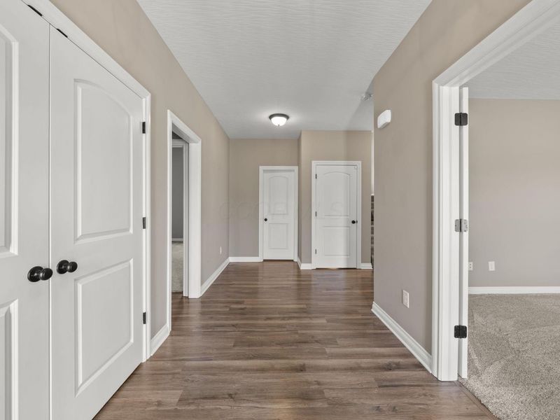 15070 Home Court, Ashville, OH 43103 Photo 5