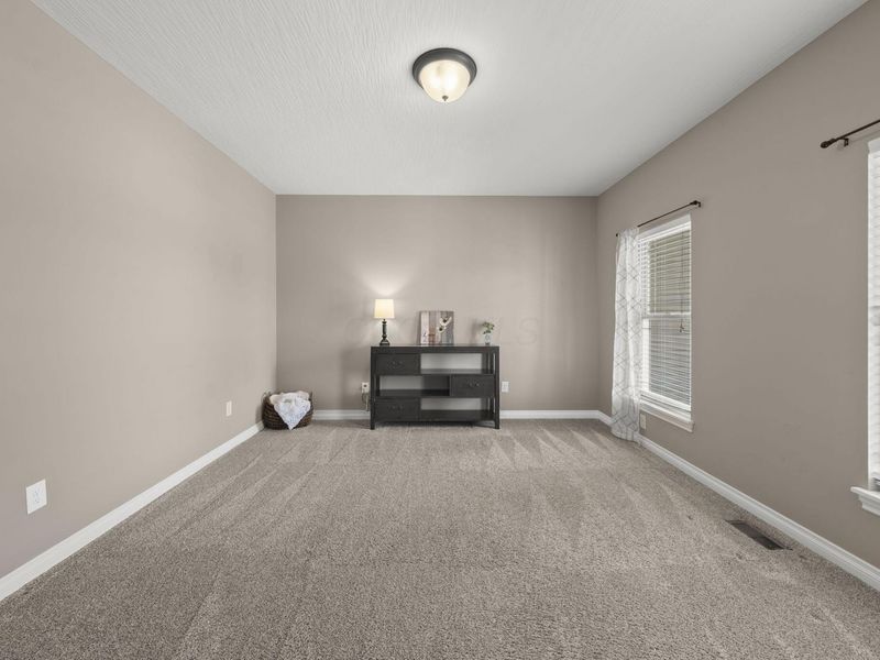 15070 Home Court, Ashville, OH 43103 Photo 6