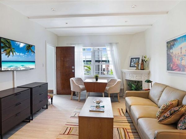 439 15th St, Unit 14, Miami Beach, FL 33139