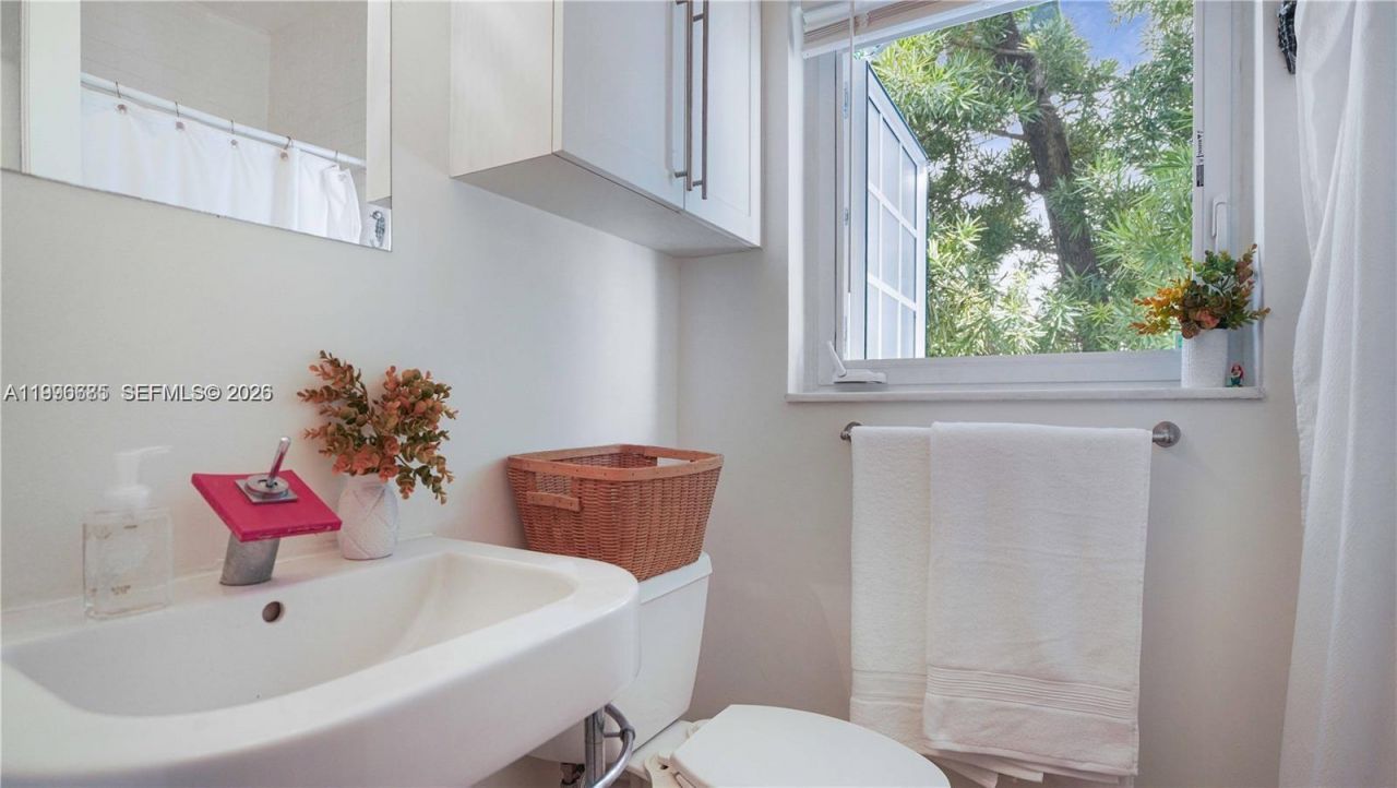 439 15th St, Unit 14, Miami Beach, FL 33139 Photo