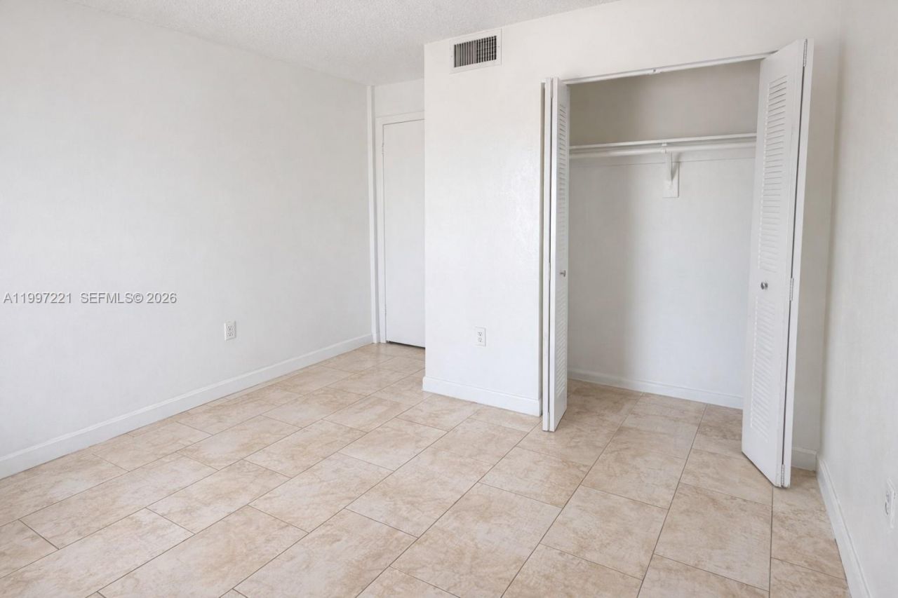 1755 W 60th St, Unit D212, Hialeah, FL 33012 Photo