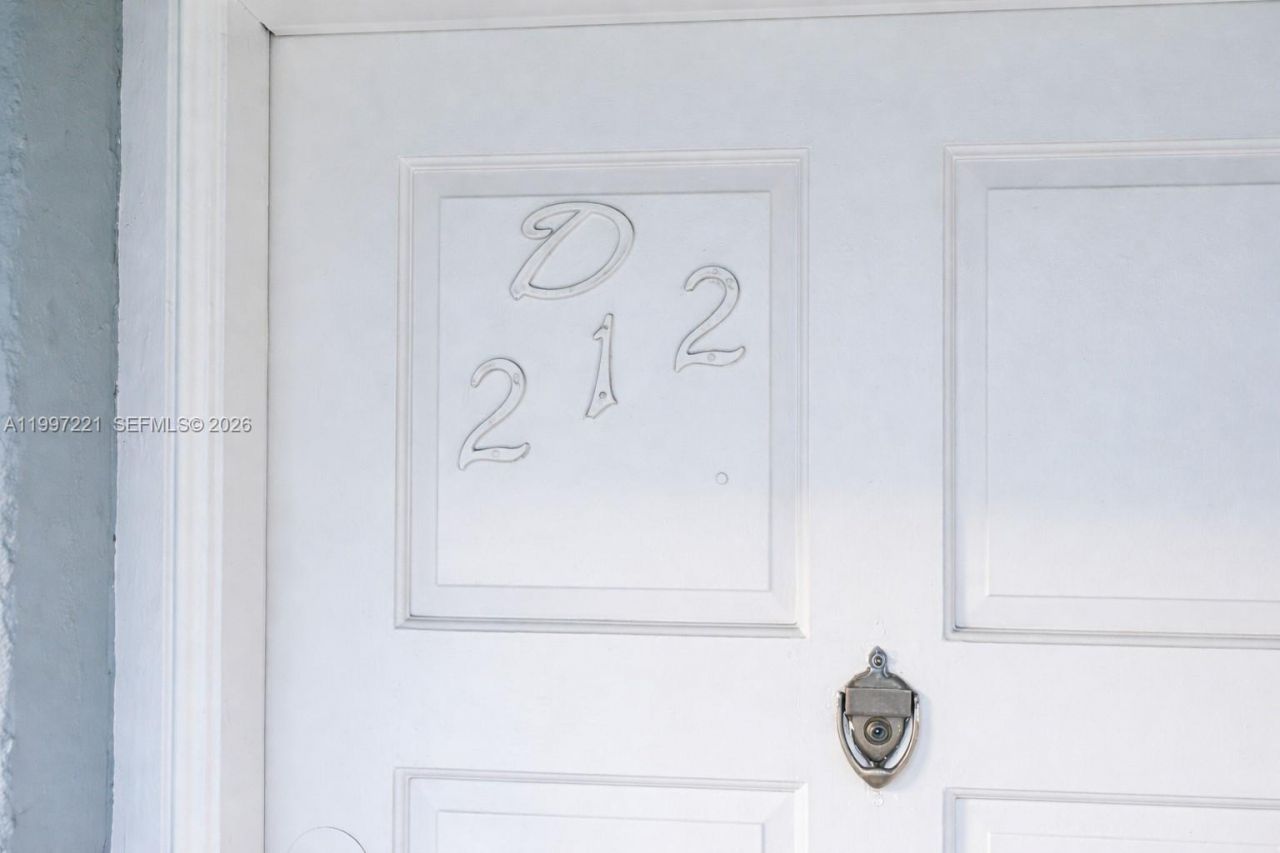 1755 W 60th St, Unit D212, Hialeah, FL 33012 Photo