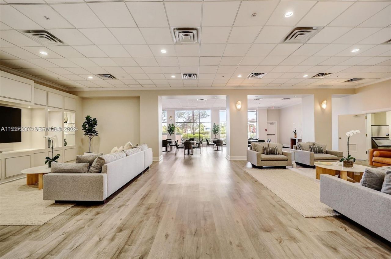 5600 Collins Ave, Unit 16N, Miami Beach, FL 33140 Photo