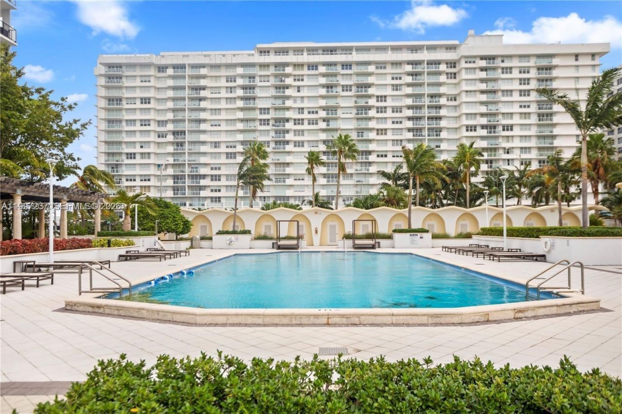 5600 Collins Ave, Unit 16N, Miami Beach, FL 33140 Photo