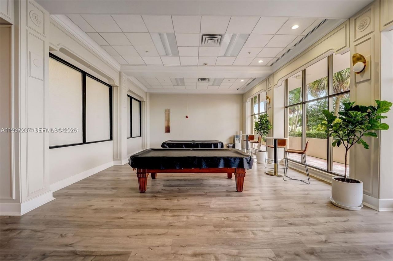 5600 Collins Ave, Unit 16N, Miami Beach, FL 33140 Photo