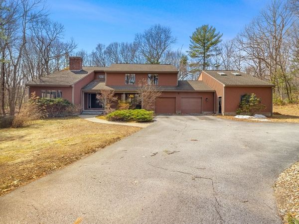 275 Chestnut St, Uxbridge, MA 01569