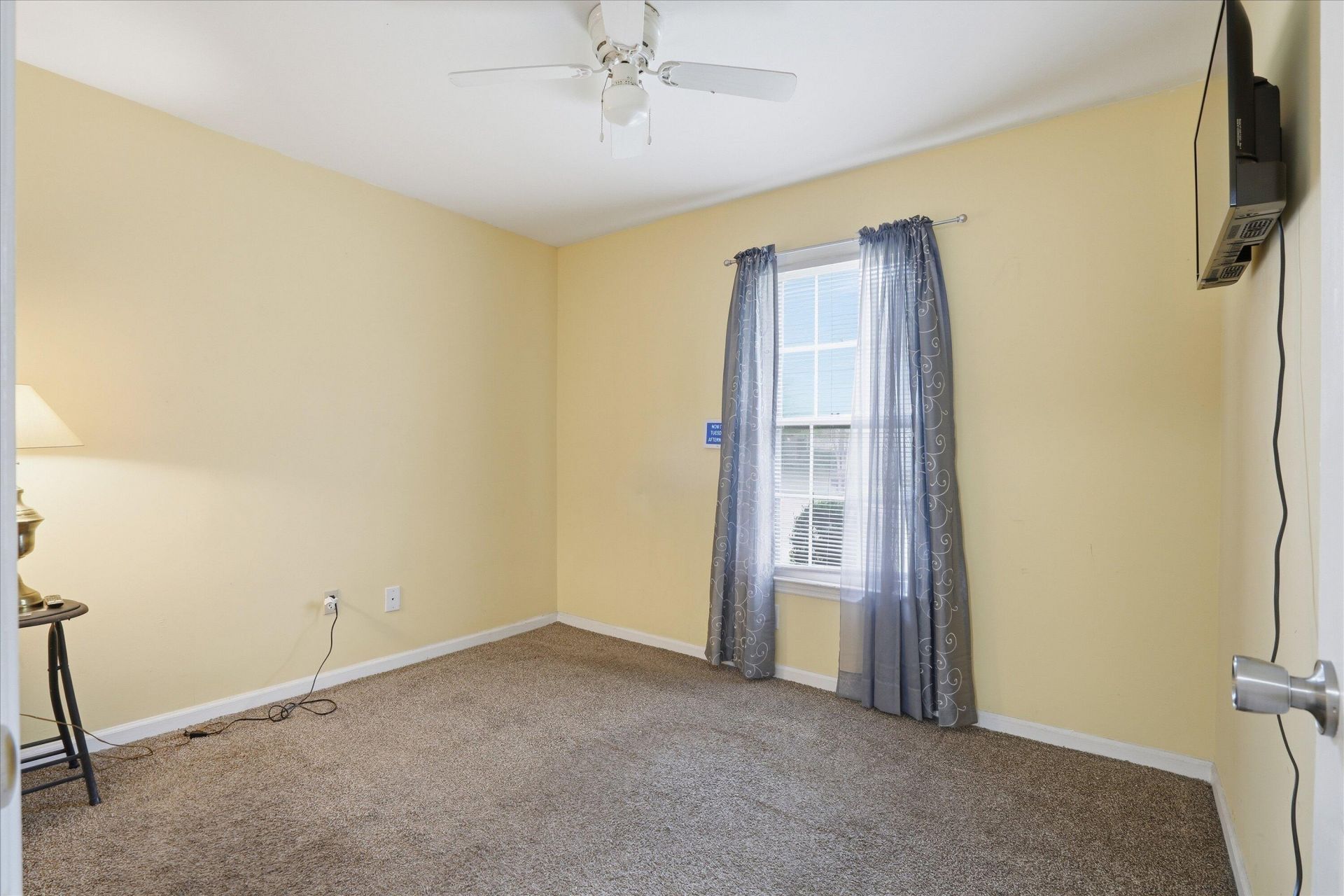 218 Village Green Circle Photo 12