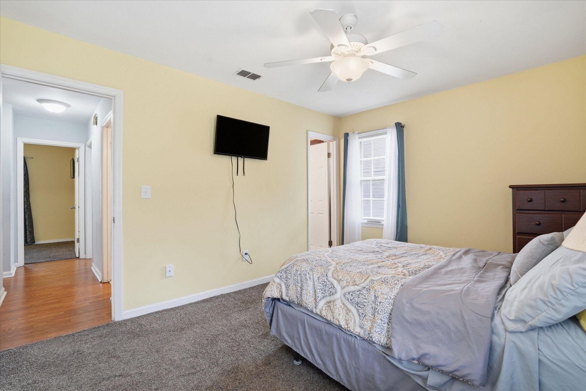 218 Village Green Circle Photo 18