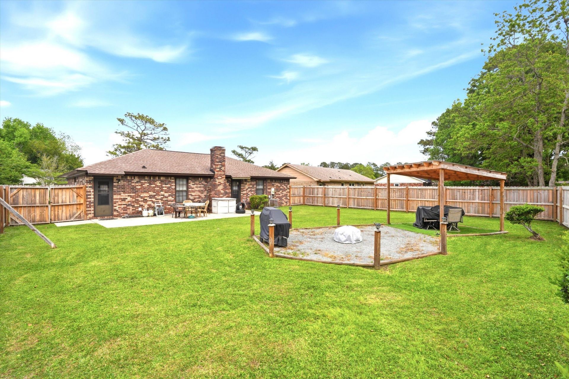 218 Village Green Circle Photo 24