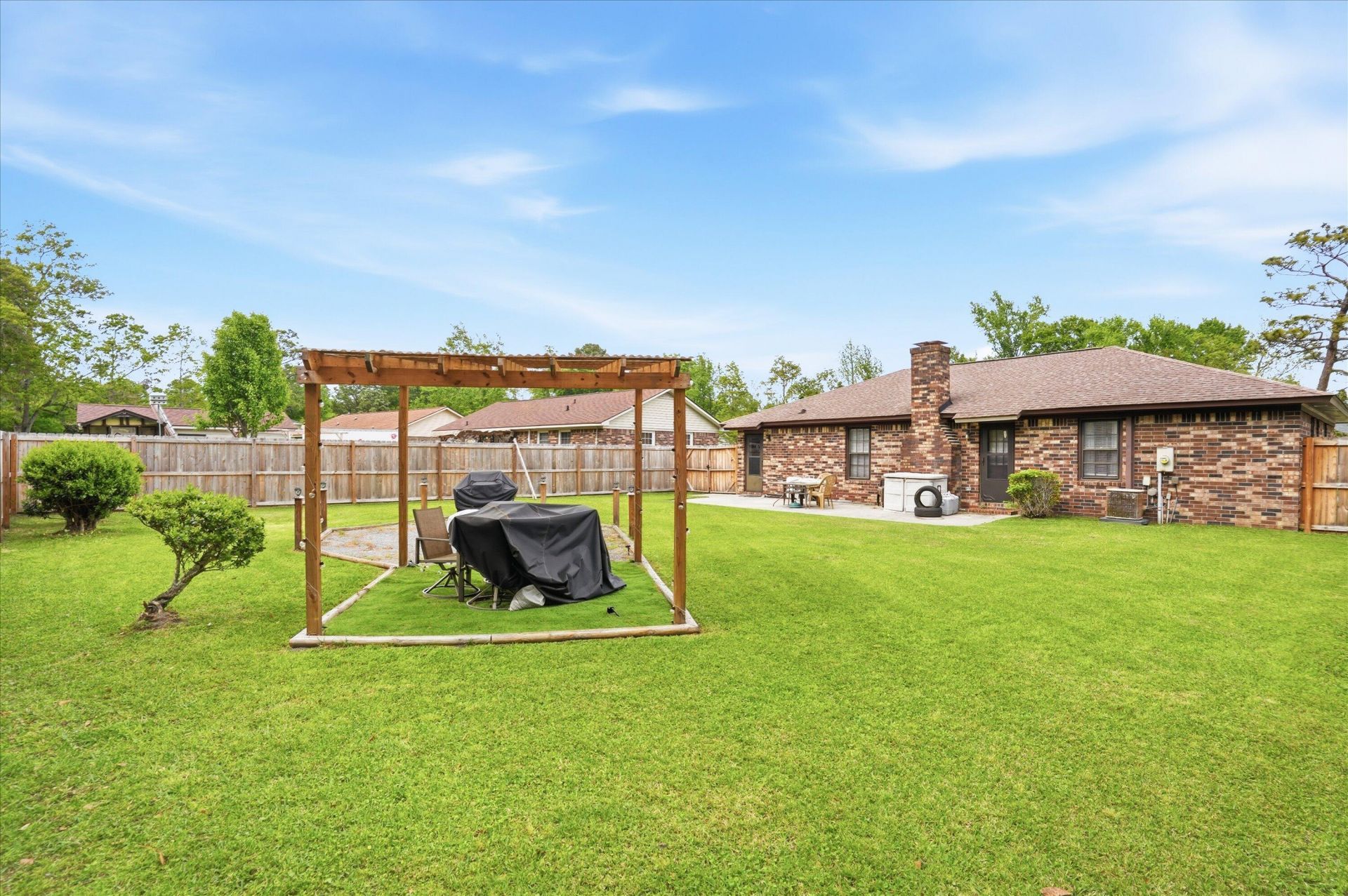 218 Village Green Circle Photo 25