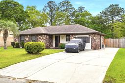 218 Village Green Circle photo 4