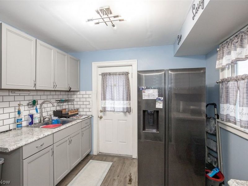 11412 Thrush Avenue , Cleveland, OH 44111 Photo 8