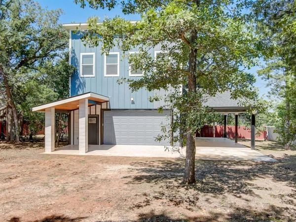 146 Shadow Oak Dr., Bastrop, TX 78602